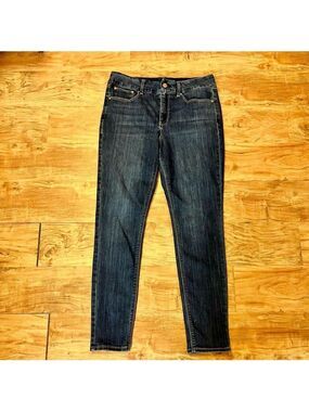 Seven7 Dark Wash Skinny Jeans size 12 classic normcore versatile comfortable